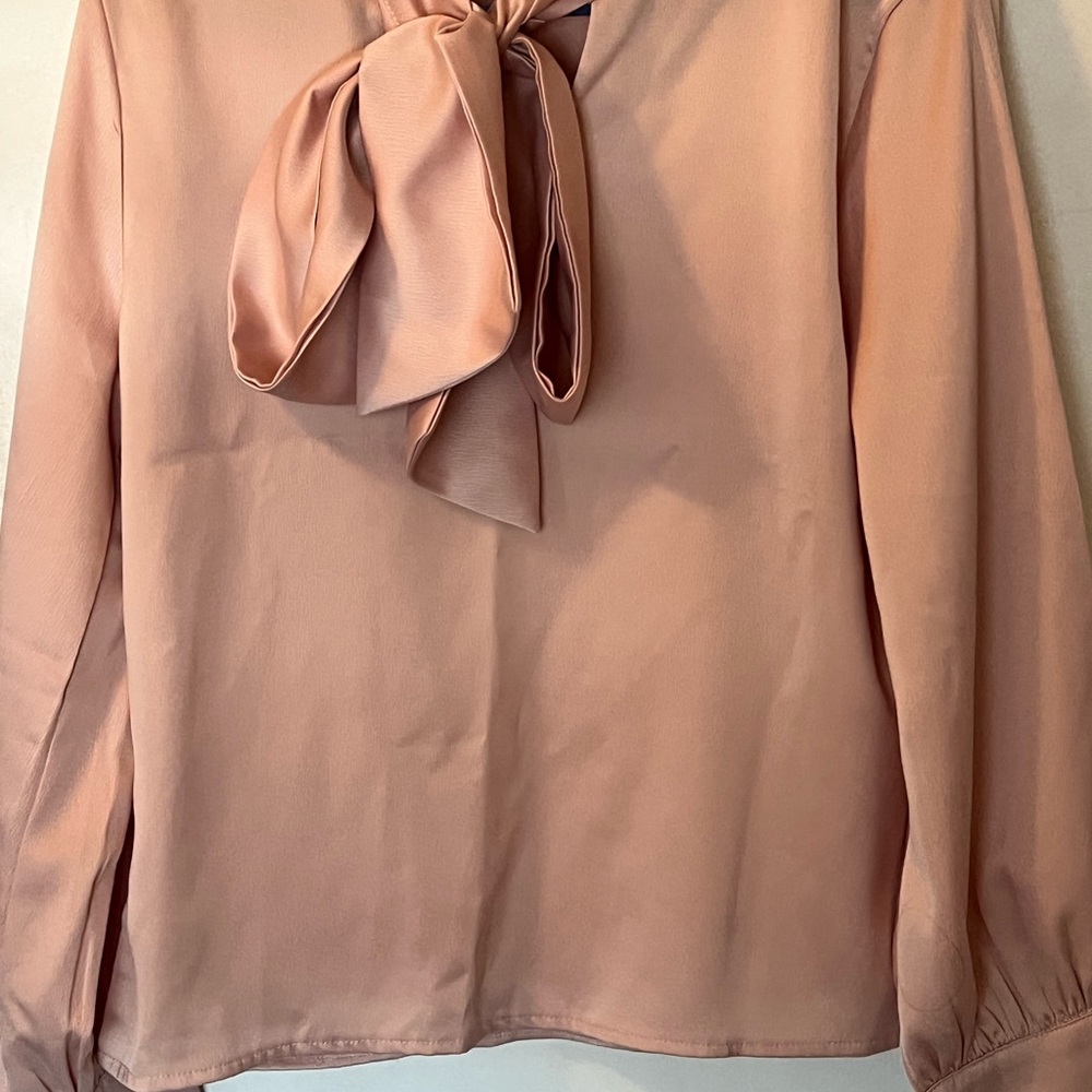Amazon Essentials Women's Blouse in Blush with Bow Detail - Picture 4 of 14